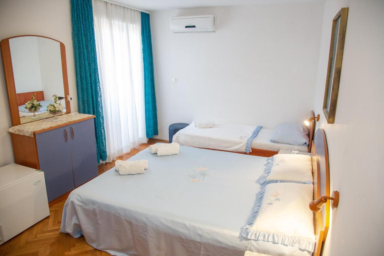 Rooms Magnolia With Pool Novalja Buitenkant foto