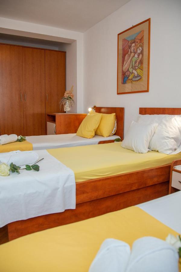 Rooms Magnolia With Pool Novalja Buitenkant foto
